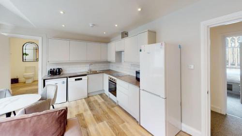 Bristol City Centre Apartment | St Nicholas 6 beds flat