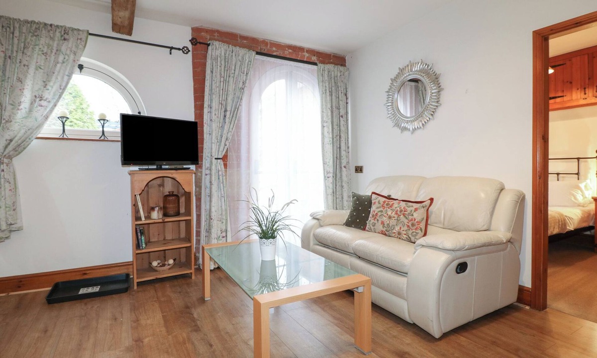 Castle Donington Cottage | Stables
