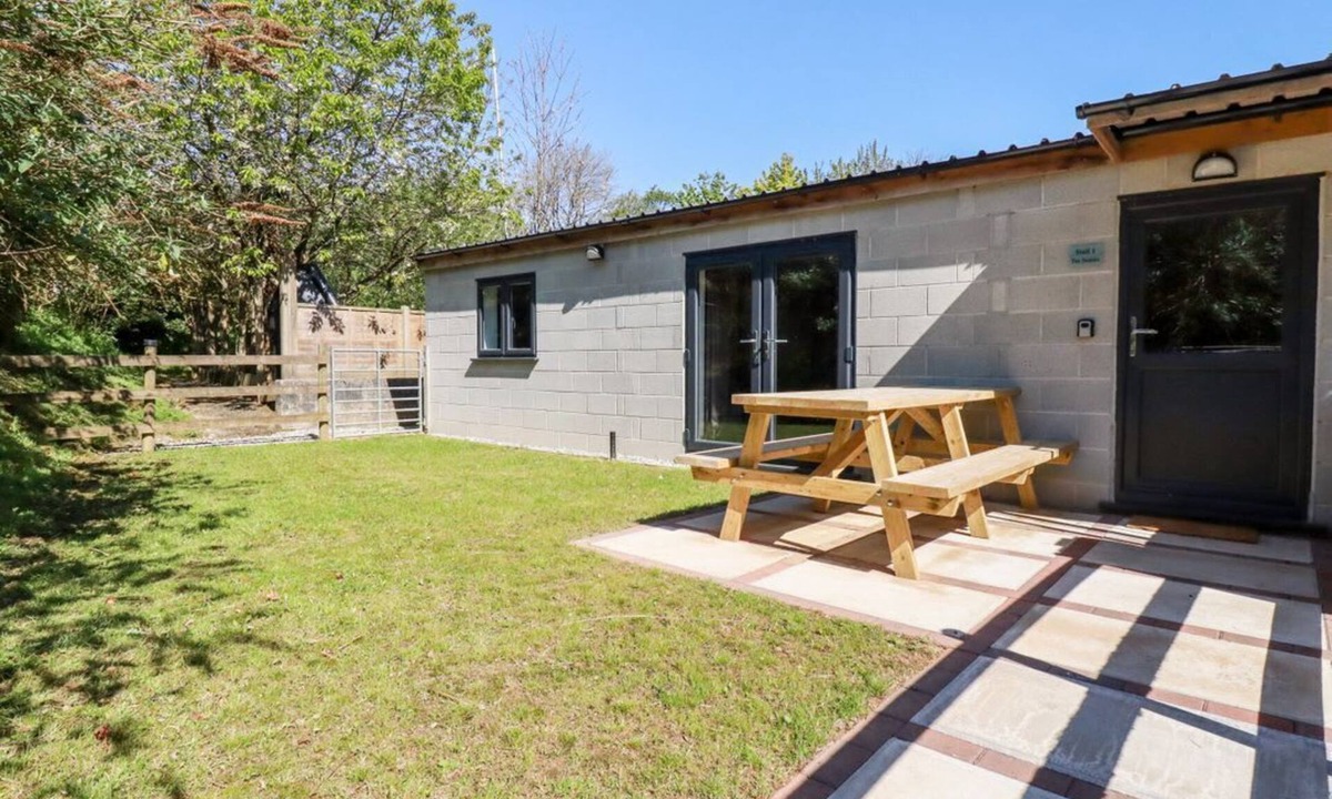 Grampound House | Stall 2 - The Stables., Summercourt
