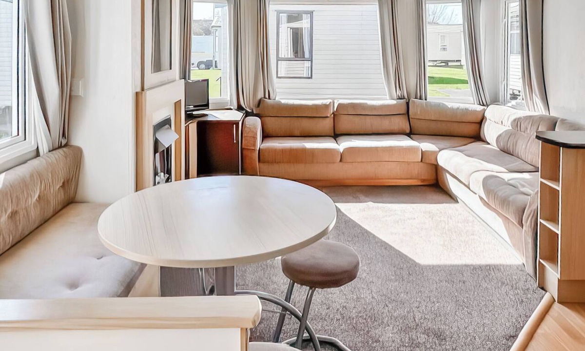Burnham-on-Sea House | Standard economy caravan with one double and two twins.