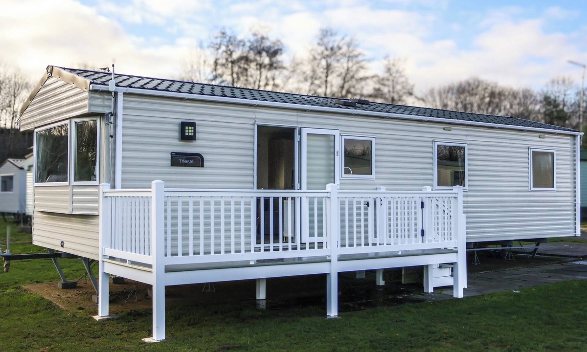 Great Houghton Cabin | Static Caravan 3 Bed Sleeps 8 Dog Friendly Parking