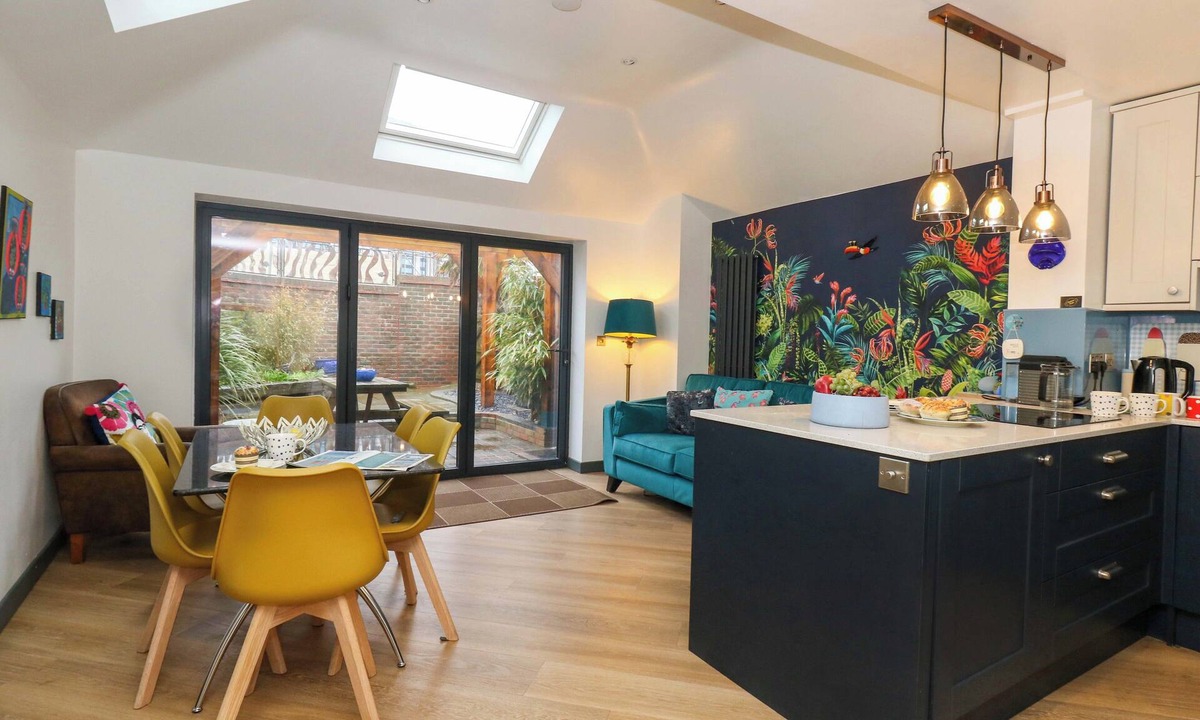 Wyke Regis Cottage | Still Waters