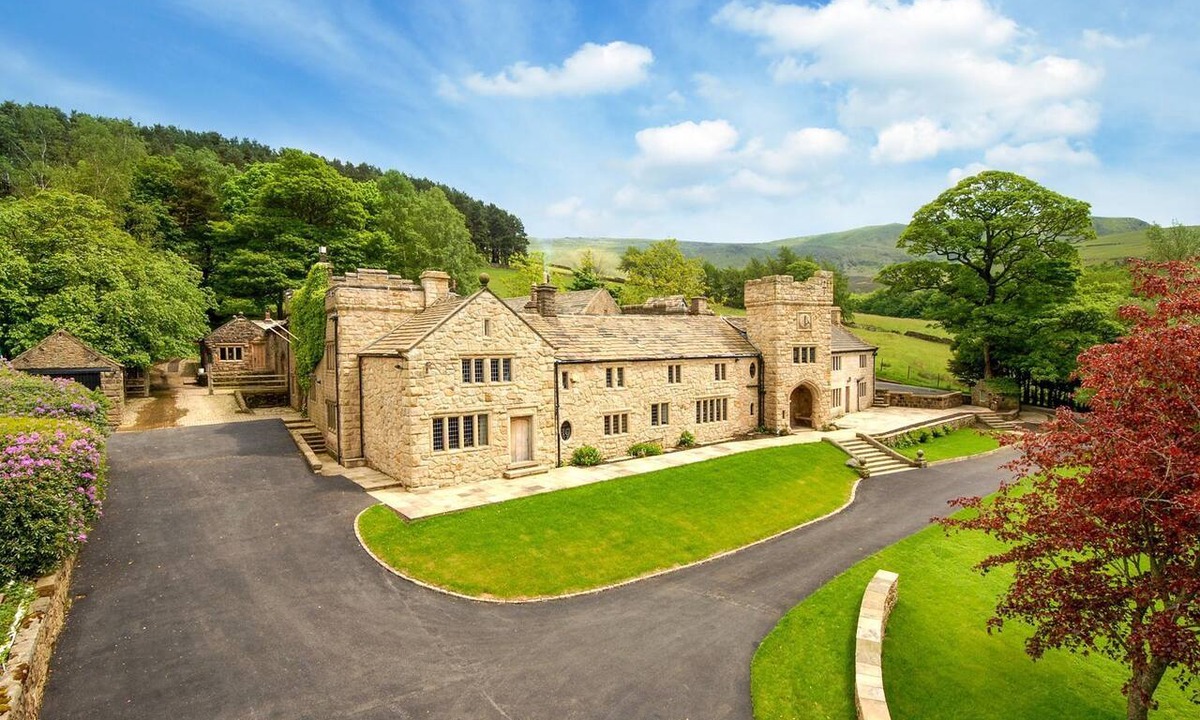 Little Hayfield Other | Stonegate Castle - Eleven Bedroom Castle, Sleeps 26