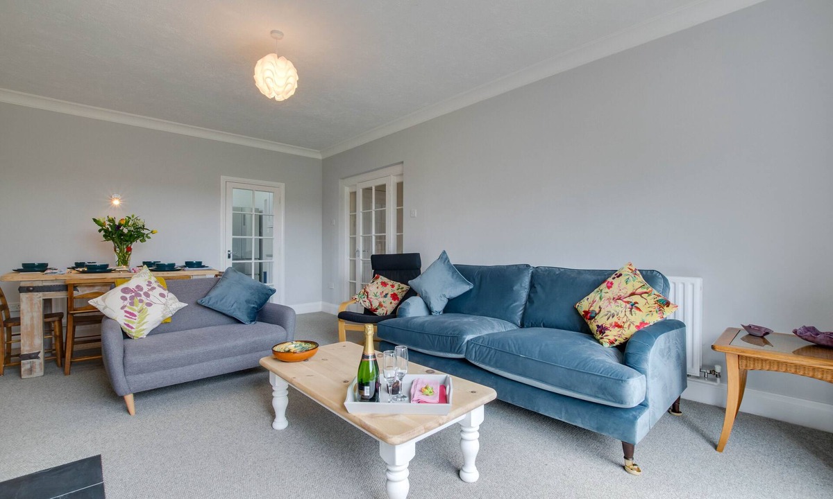 Knodishall House | Stonehurst - Three Bedroom House, Sleeps 5