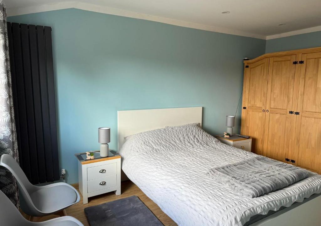 Birmingham Apartment | Studio- Sleeps 2- Free WiFi- Luxury Shower