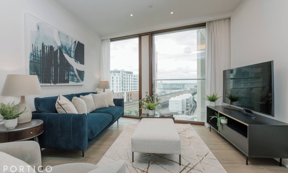 Vauxhall Apartment | Stunning 2 bedroom apartment in Nine Elms with Pool