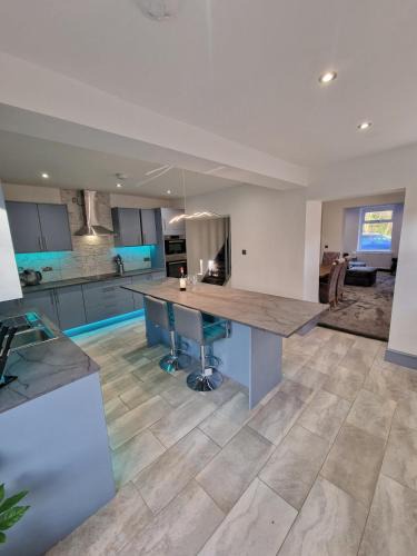 Aberdulais Villa | Stunning Modern Riverside Cottage