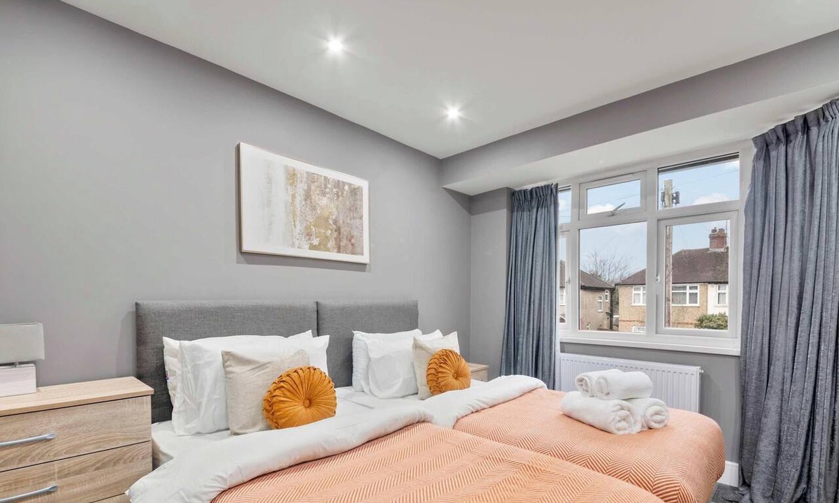 Reading House | Stylish 5Bed Reading Home -Family & Business Stays