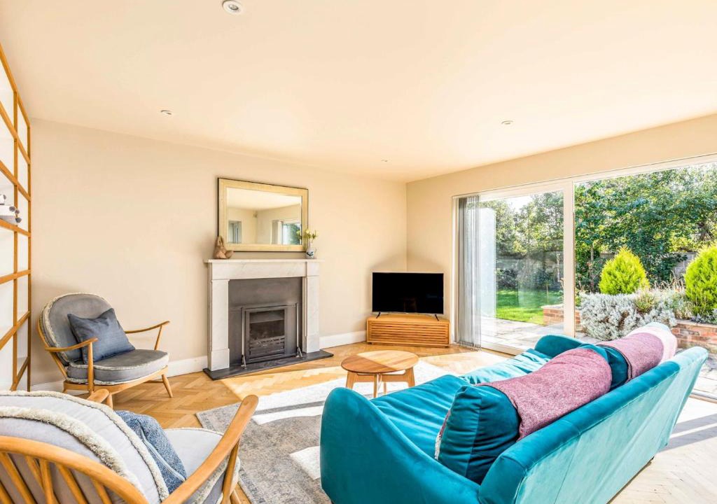 West Wittering House | Stylish and fresh 4 bed beach house with garden - Pass the Keys
