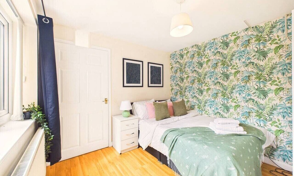 Middlesbrough House | Stylish Middlesbrough Stay | Sleeps 6 | Parking