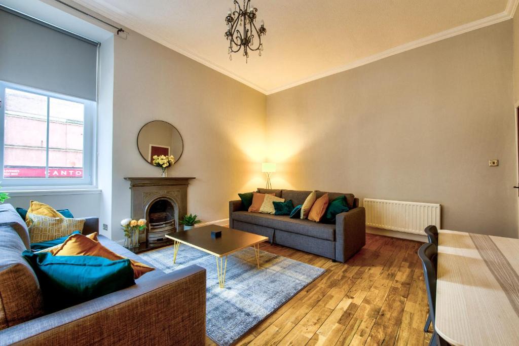 Finnieston Apartment | Stylish & Spacious 3 Bedroom Apt in Finnieston, West End