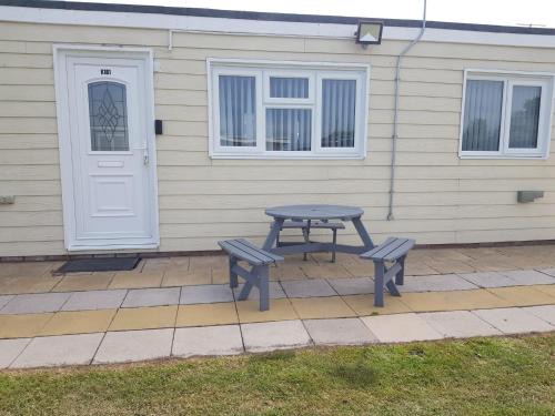 Camber Ski Chalet | Summer Days