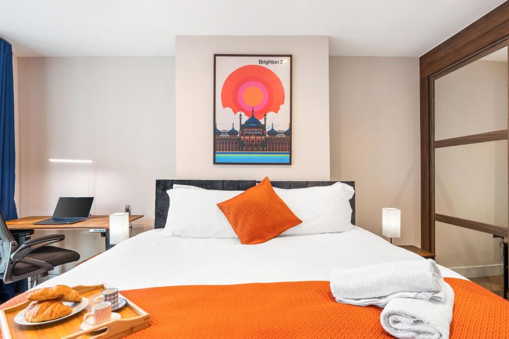 Brighton City Centre Apartment | Sunny, Super Central, Seaview, 1 bed apartment, Sleeps 4 - Fast WiFi, All Mod Cons & a Luxurious Super King Bed