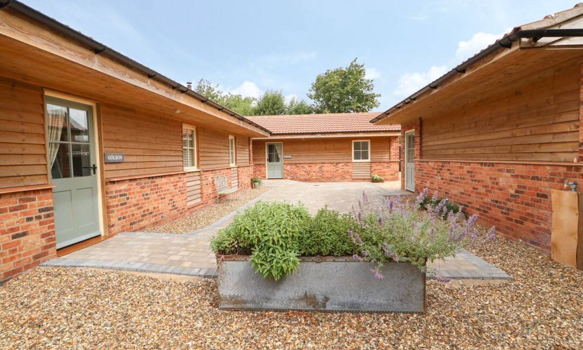Long Sutton House | Sunrise Stable, Long Sutton