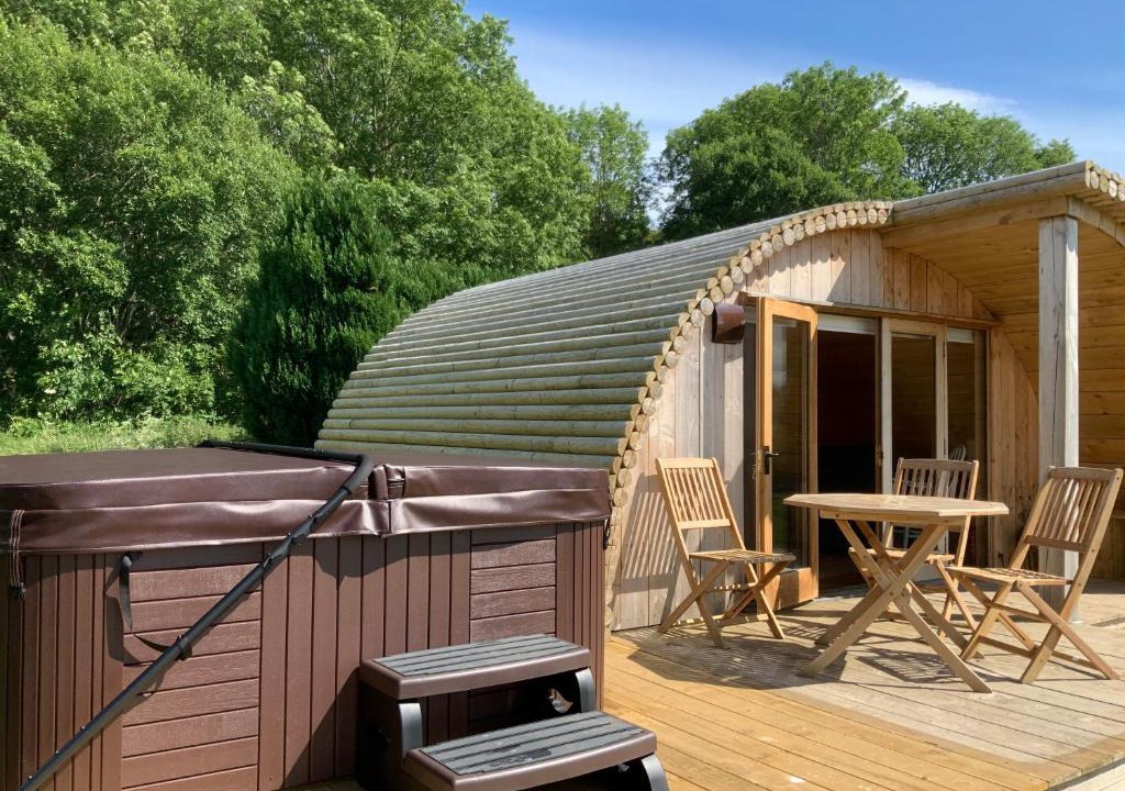 Cromarty Ski Chalet | Sutor Coops The Nest with Hot Tub