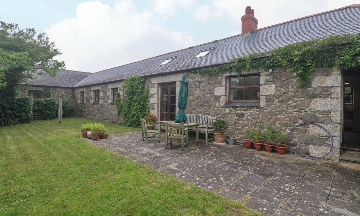 Cury Cottage | SWALLOW COTTAGE, pet friendly, character holiday cottage in Mullion