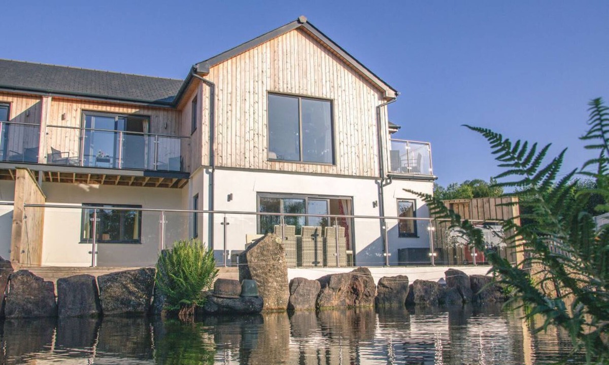 Honiton Cabin | Swallows Dip, Honiton