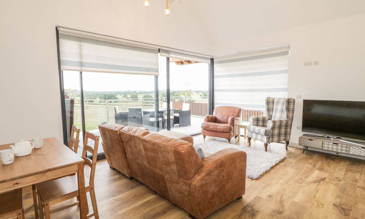 Wedmore Cottage | Swan Lodge Castle Farm