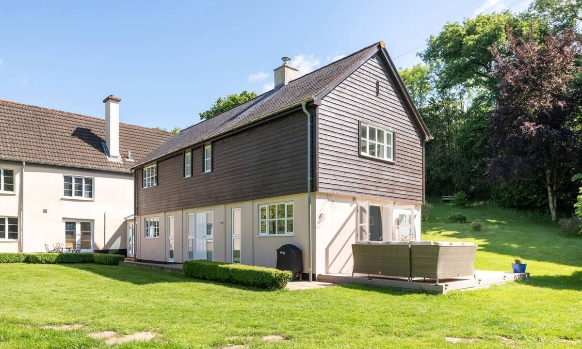 Holcombe Burnell House | Taste of Devon Paradise