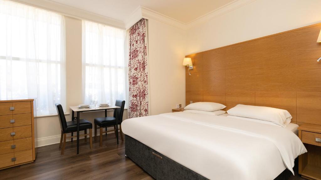 Richmond-upon-Thames Apartment | Teddington Lodge