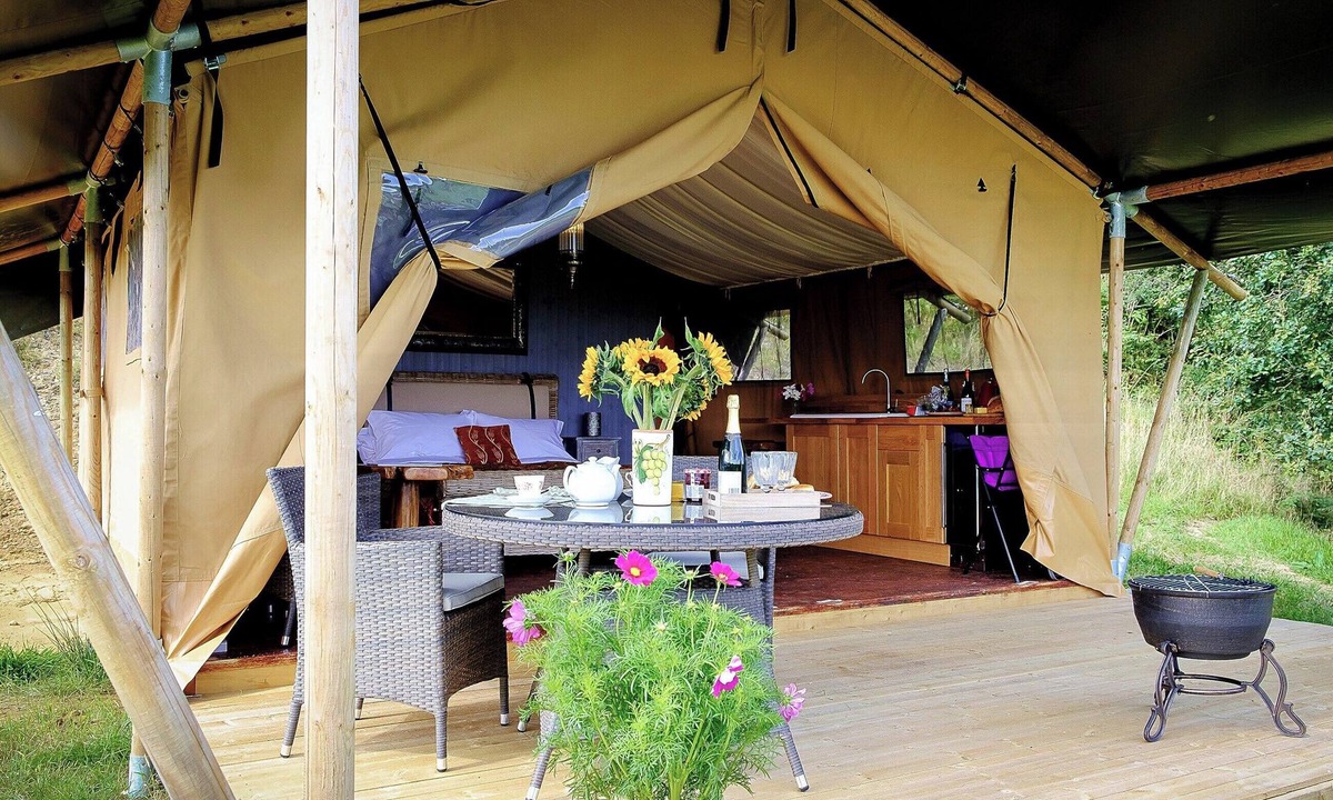 West Compton Cottage | Tent 3 Oak Apple Lodge - UKC718