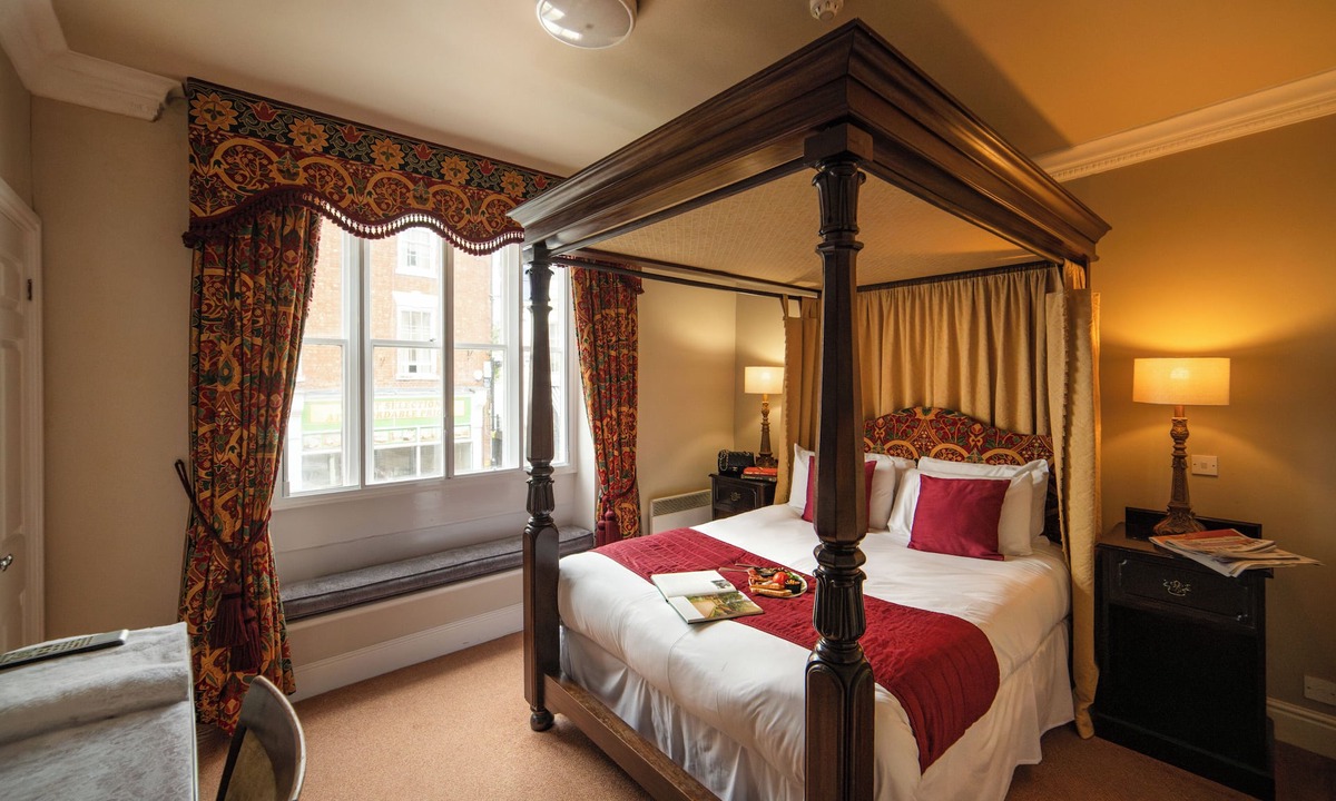 Atherstone Hotel | The Atherstone Red Lion Hotel