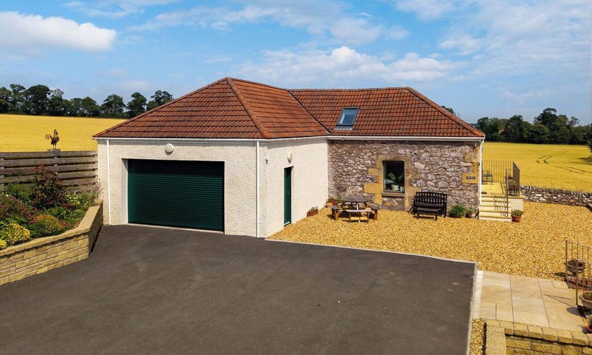 Cupar House | The Barn, Romantic Countryside Escape near St Andrews