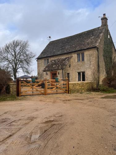 Burford Bed & Breakfast | The Barn, Windrush