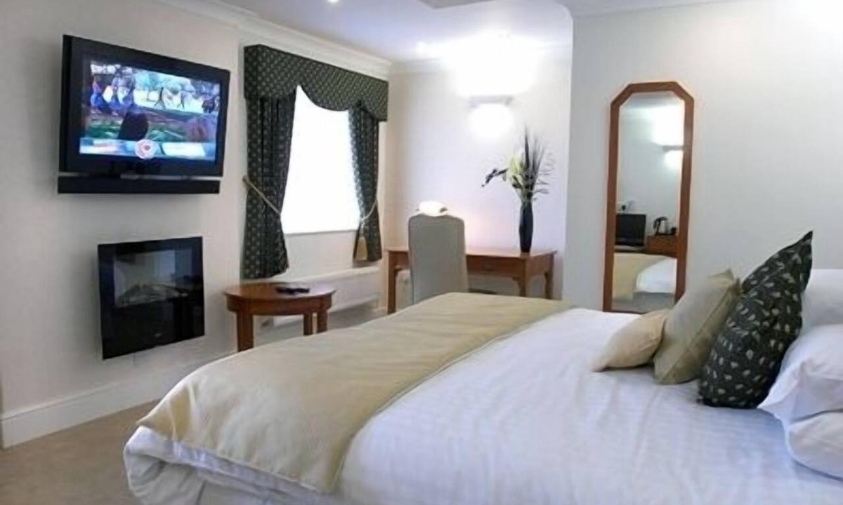 Cannock Hotel | The Barns