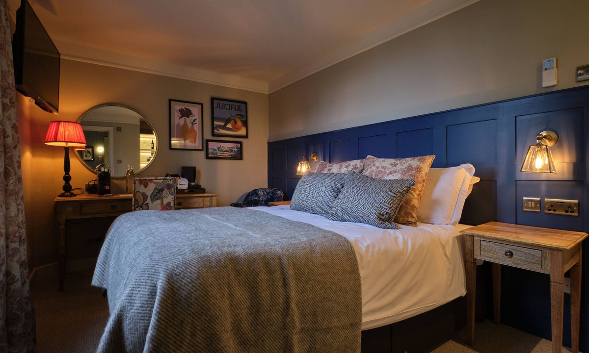 Esher Hotel | The Bear Hotel