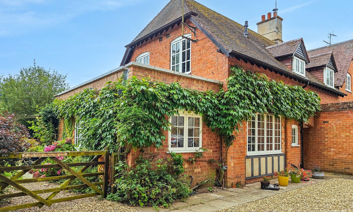 Beckford House | The Beckford Mews - Two Bedroom House, Sleeps 4