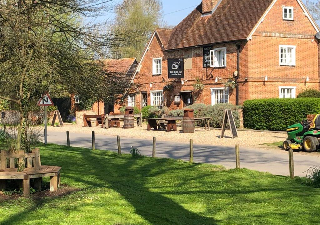 Stanford Dingley Hotel | The Bull Inn Pub