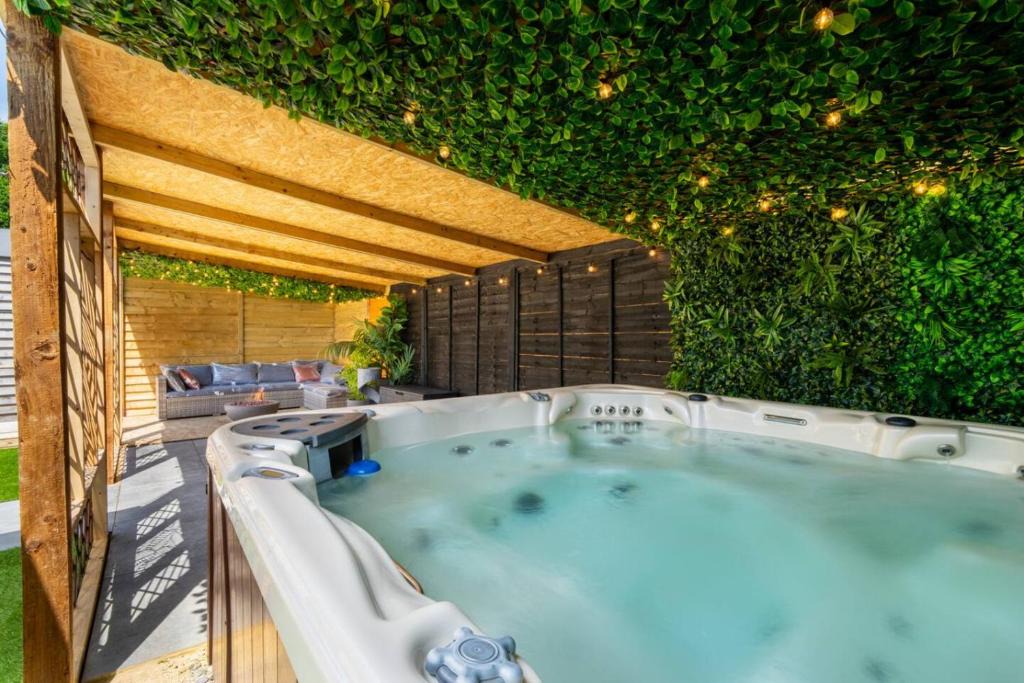 Robertsbridge House | The Cabin