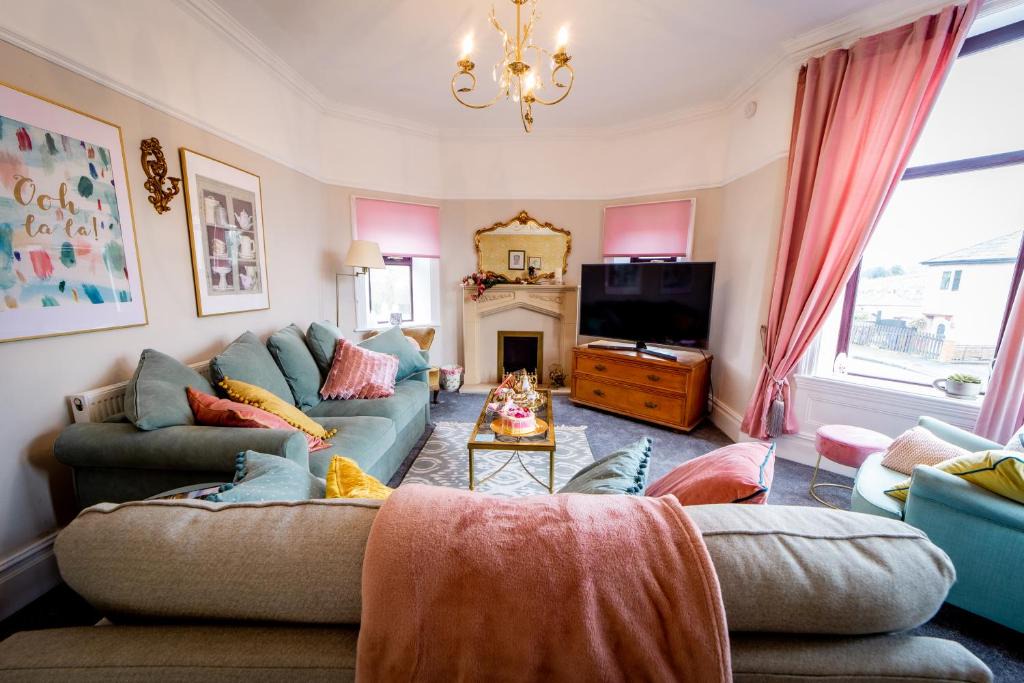 Colne House | The Cobbles