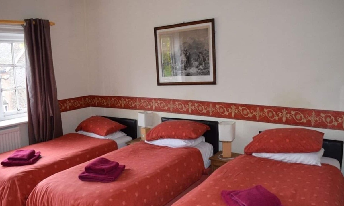 Cranleigh Hotel | The Cranley Hotel