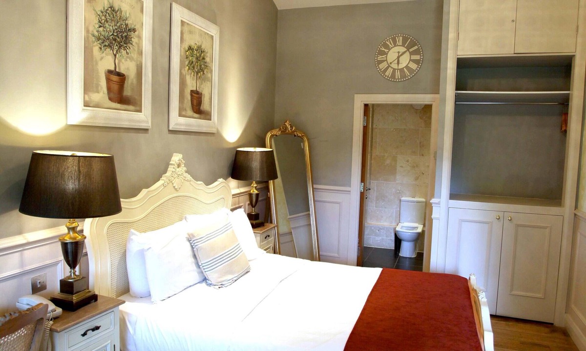 Playhatch Bed & Breakfast | The Crown at Playhatch