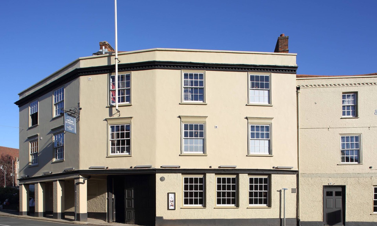 Abingdon Hotel | The Crown & Thistle, Abingdon, Oxfordshire – Acorn Pubs