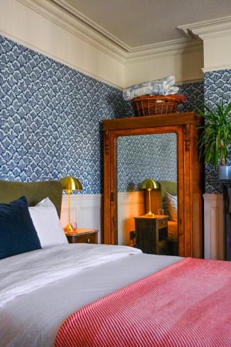 Dover House | The Dover Stop