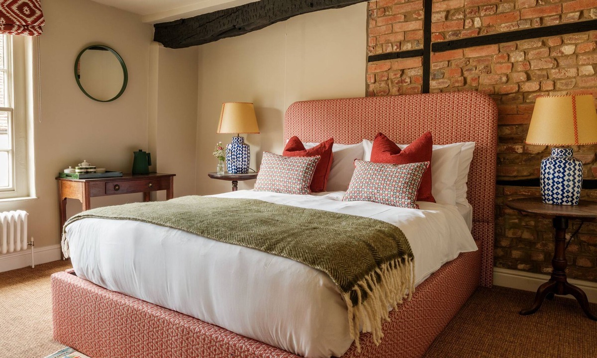 Cranborne Hotel | The Fleur de Lys