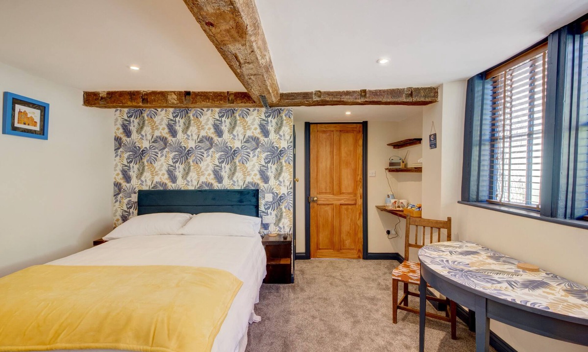 Devizes Bed & Breakfast | The Green Parrot
