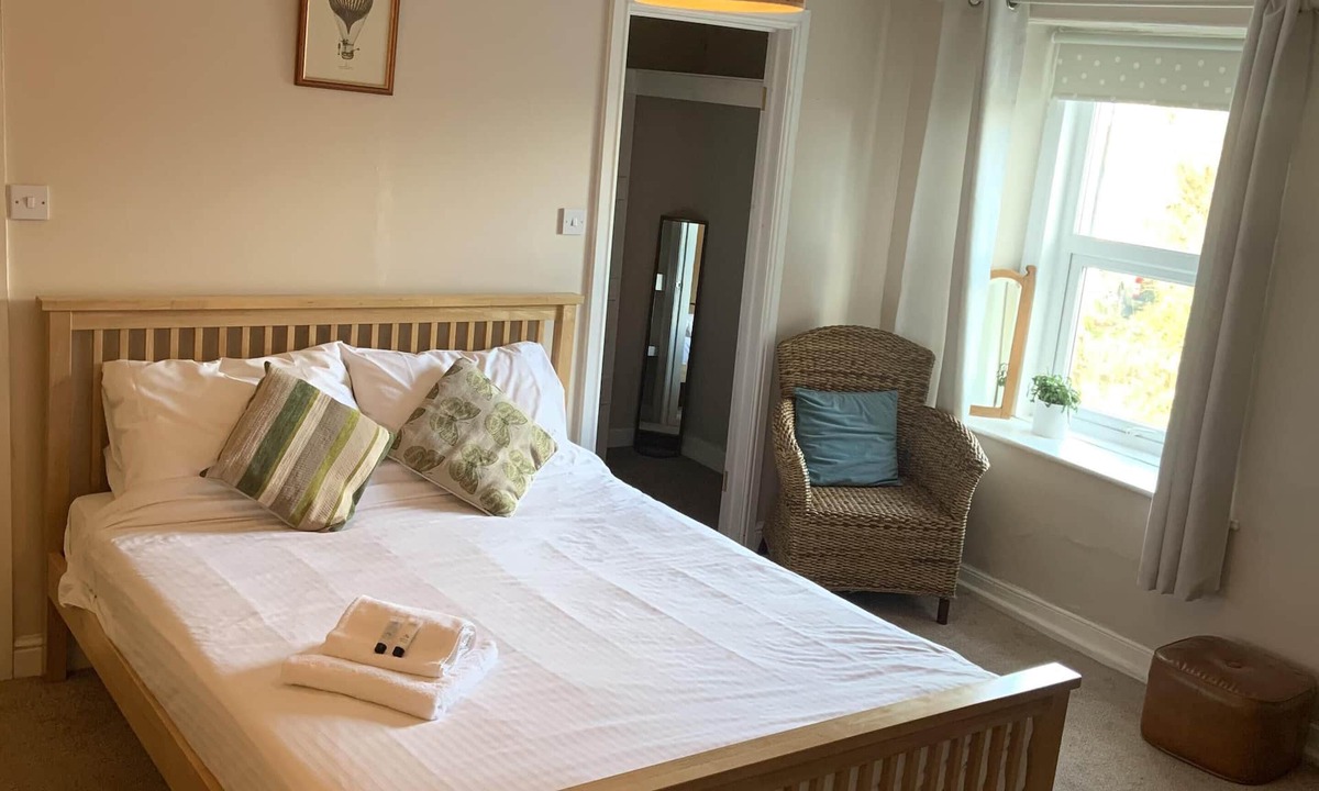 Polbathic Bed & Breakfast | The Halfway House Pub and Kitchen