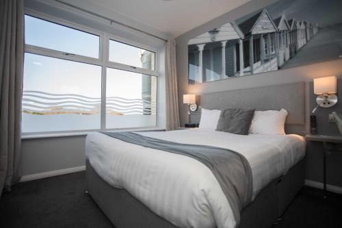 Corton Bed & Breakfast | The Harbour Post at Waterside Park