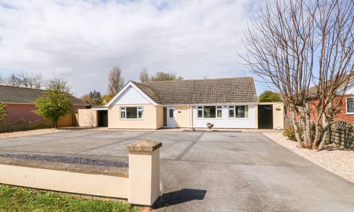 Trusthorpe House | The Hemploe, Sutton-On-Sea