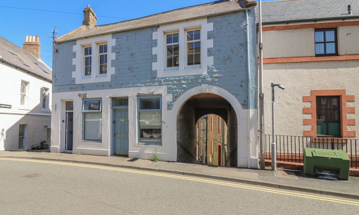 Eyemouth Cottage | THE HERRING'S LEAN, family friendly in Eyemouth