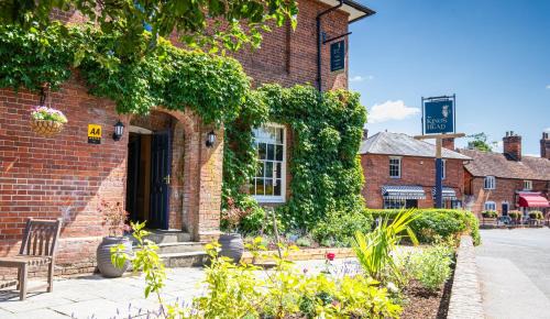 Hursley Bed & Breakfast | The Kings Head