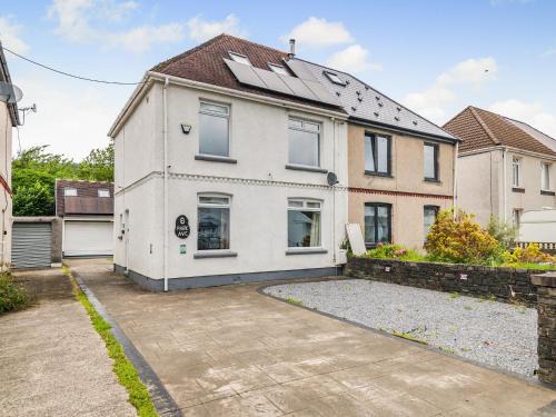 Glynneath House | The Loft