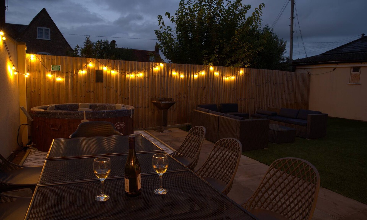 Eastington House | The Nook | Luxury Cotswolds Home | Sleeps 9