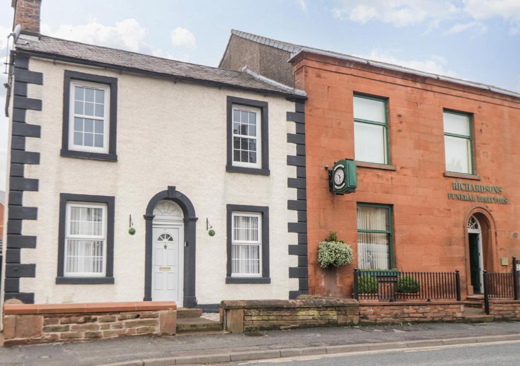 Penrith House | The Oaks Cottage