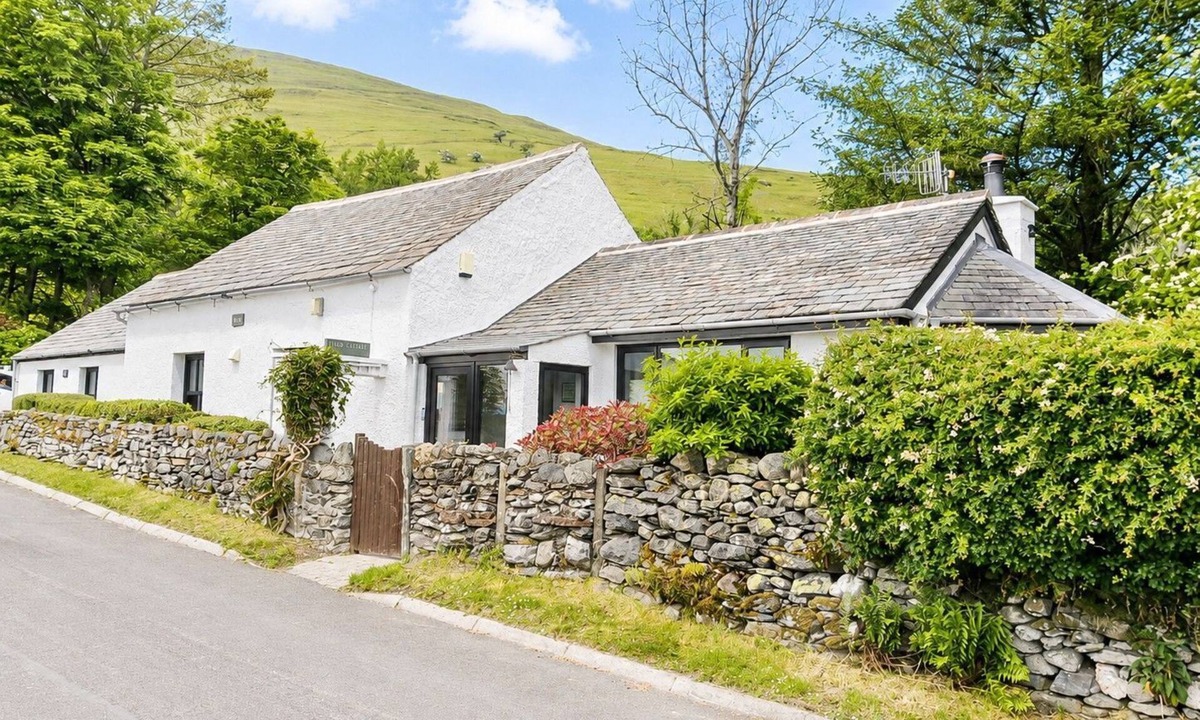 Scales House | The Old Chapel, Threlkeld - bungalow with stunning mountain views