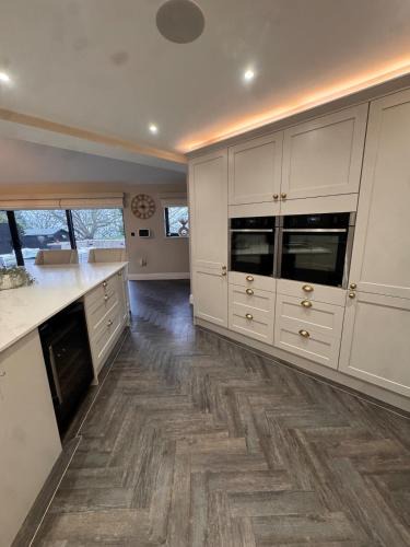 Higham House | The Olive Tree Kent- Private Road All Ensuite Home